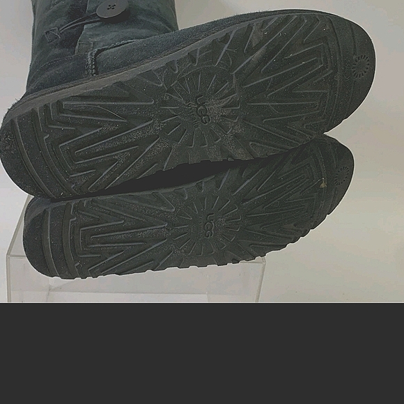 UGGS Women's Black Button-Detail Boots ⭐️✨️ PRE LOVED  ⭐️✨️ - Picture 5 of 5